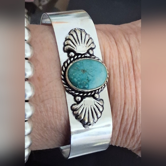 TURQUOISE CUFF BRACELET 7-7.5 - Picture 2 of 5
